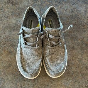 Skechers dude like men’s shoes